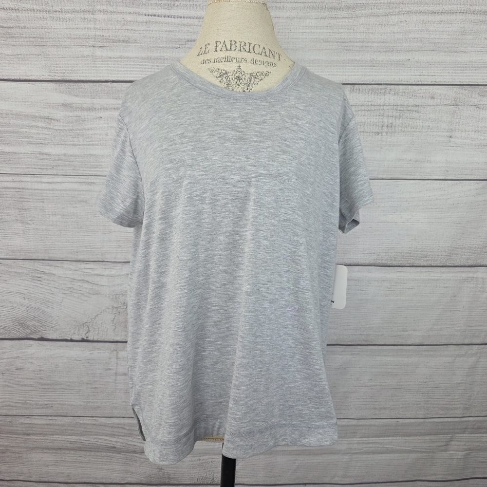 Ebb and Flow Athletics Gray Crew Neck Short Sleeve T-Shirt